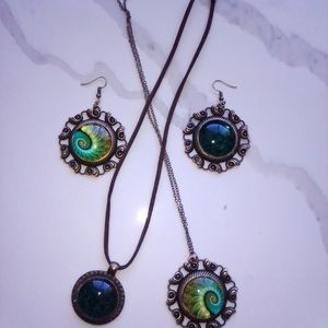 Earring and necklace set
